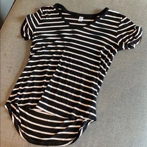 Old Navy t shirt size M